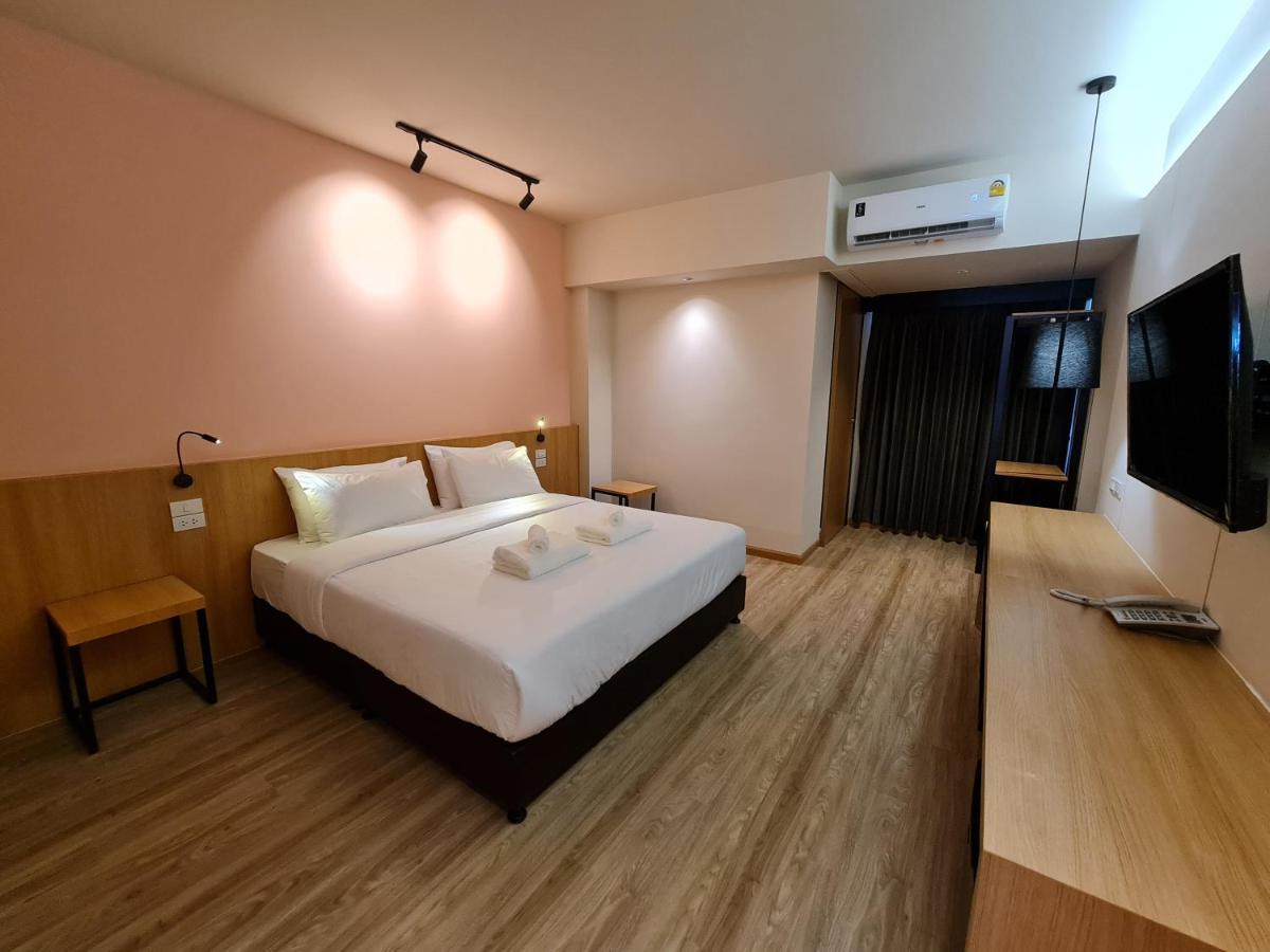 The Neuf@Ratchada Hotel Bangkok Exterior photo