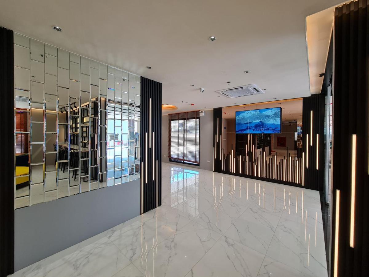 The Neuf@Ratchada Hotel Bangkok Exterior photo