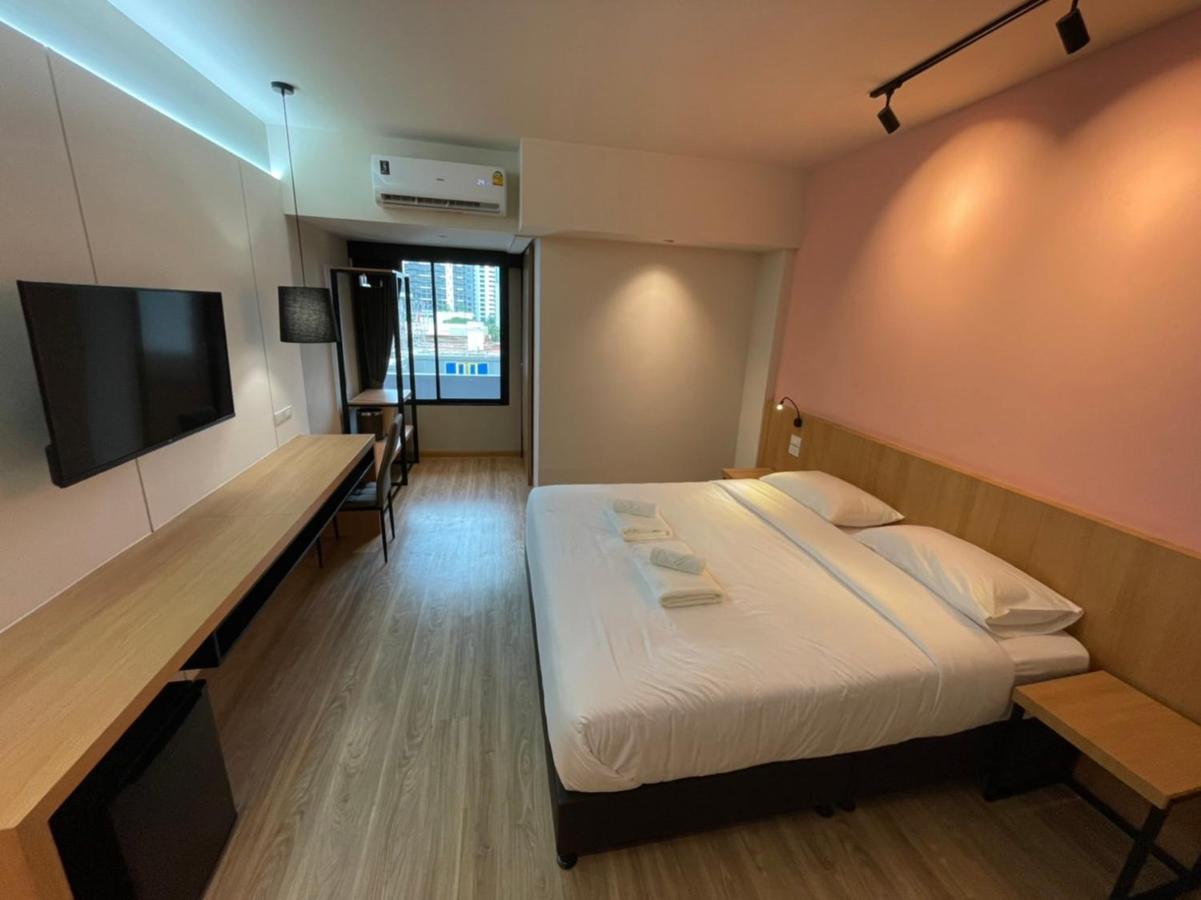 The Neuf@Ratchada Hotel Bangkok Exterior photo